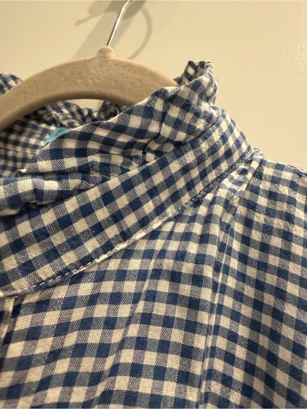 J. McLaughlin Ruffle Collar Blue and White Gingham Button-Down Shirt No flaws.